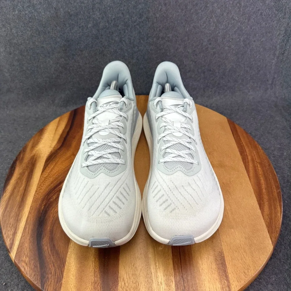 Altra Mens Sz 11.5 Experience Form Running Training Shoes Gray White Barely Worn